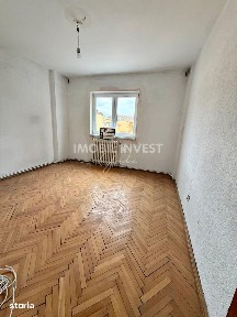 Apartament cu 3 camere, decomandat, Cetate, pret 79.000