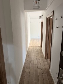 Proprietar închiriez apartament 2 cam | spatiu comercial central str Crinului bloc nou parter