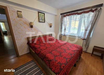 Apartament decomandat 3 camere 2 bai 66 mp parcare boxa Terezian Sibiu
