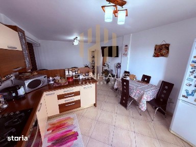 Apartament de vânzare 3 camere, 74 mp, loc de parcare inclus Constanti