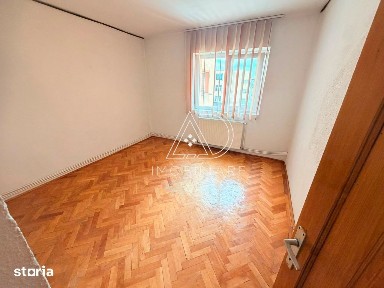 Vânzare apartament 2 camere, etaj 3, Zona 9 Mai