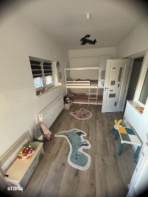 Vand casa cu piscina