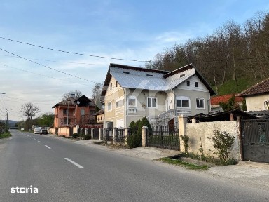 Casa P+E si Spatiu Comercial - Centru Manga, Comuna Voinesti-Valea
