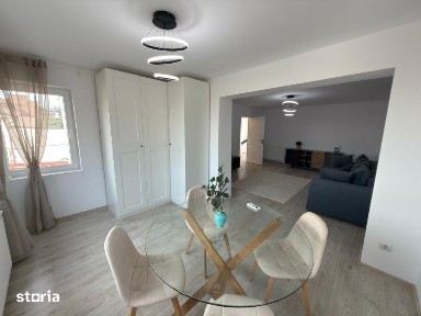 Apartament cu 3 camere + garaj-in vila-90 mp, zona Centrala