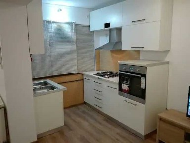Închiriez apartament ultracentral ultramodern cu parcare privata