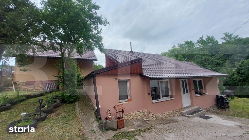 Valcele - 3 Case + 1.980 mp teren intravilan I Ape minerale si aer cur