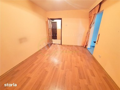 Apartament 2 semidecomandate, etaj 3 din 4, zona Miron Costin