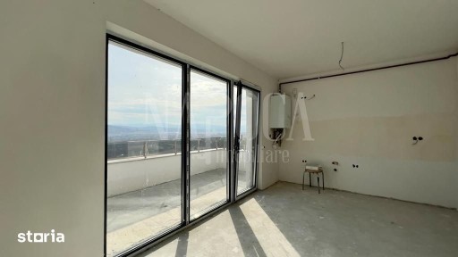 Apartament 4 camere de vanzare in Floresti