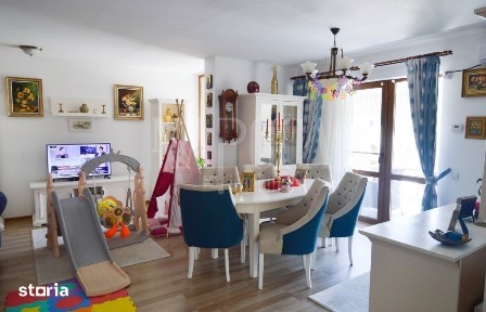 Apartament 4 camere de vanzare in Floresti