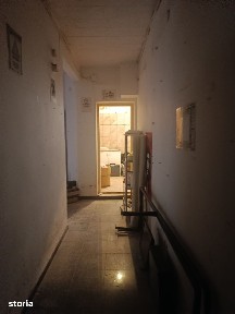 Apartament în vilă de vânzare - demisol înalt, intrare separată