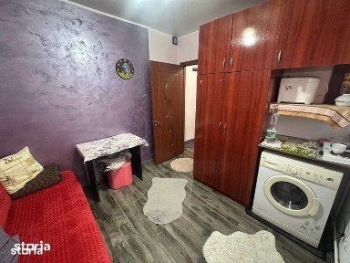 Inchiriez garsoniera in spate la complex pe bulevard