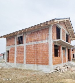 Casa 4 camere de vanzare in Cihei