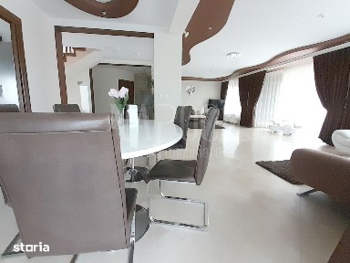 Casa 6 camere de vanzare in Beverly Hills, Sanmartin
