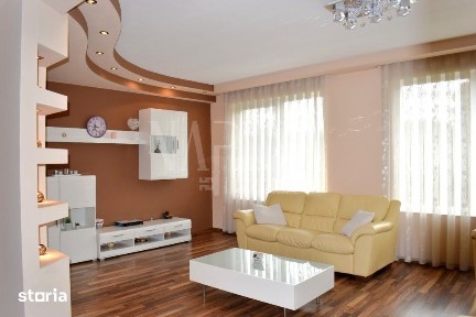 Casa 6 camere de vanzare in Sanmartin