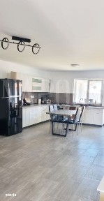 Casa 4 camere de vanzare in Cartierul Nou, Nojorid
