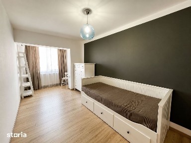 Comision 0, Apartament 3 Camere, Renovat, Etaj 4 din 5, Zona Bucovinei