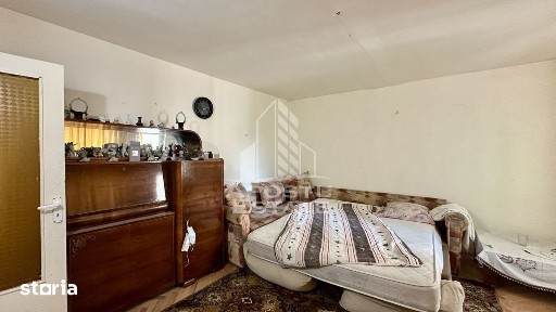 Apartament cu 3 camere, decomandat, etaj intermediar, Aradului
