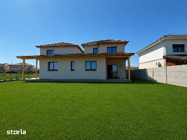 Duplex despartit prin camera tehnica | 4 camere | 115 mp utili | Drumu