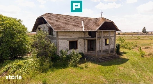 Casă impunătoare în Păuliş