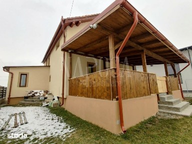 Casa 5 camere de vanzare in Apahida