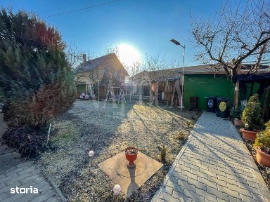 Casa 7 camere de vanzare in Floresti