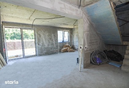 Casa 4 camere de vanzare in Floresti
