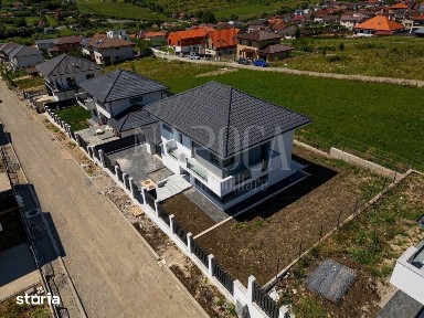 Casa 4 camere de vanzare in Chinteni
