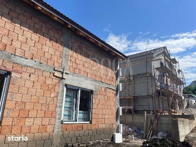 Casa 4 camere de vanzare in Dezmir