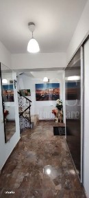 Casa 6 camere de vanzare in Floresti