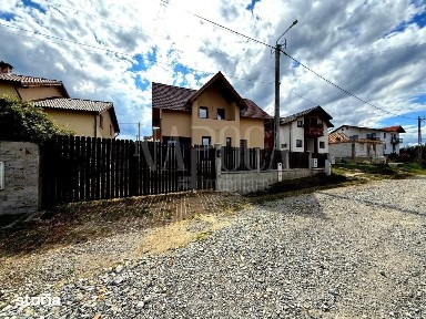 Casa 4 camere de vanzare in Campenesti
