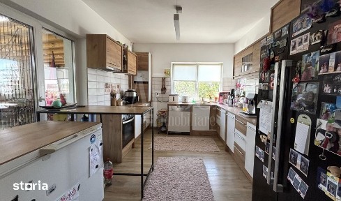 Casa 4 camere de vanzare in Apahida