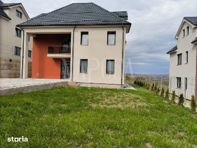 Casa 5 camere de vanzare in Dezmir
