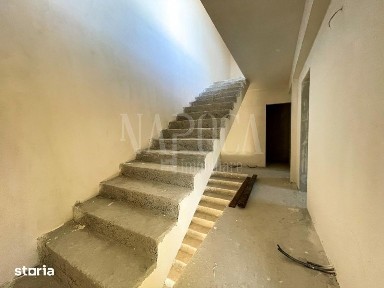 Casa 4 camere de vanzare in Floresti