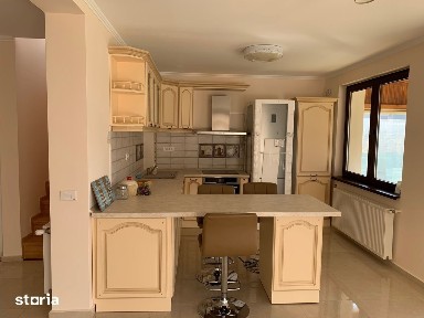 Vila de închiriat,zona de Nord, 5 camere, curte proprie