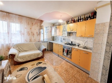 Apartament 3 camere, 50 mp, etaj 8/10, balcon, luminos, gata de mutare