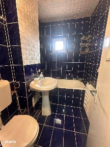 De vanzare apartament cu 3 camere, 3 debarale, etaj intermediar 65000e