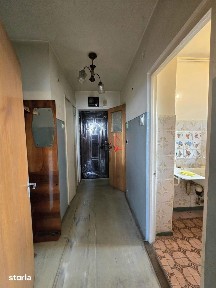 Garsoniera in bloc mixt- Metrou OBOR