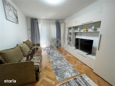 Apartament spatios cu 3 camere, Str. Scoala de Inot