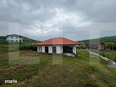 Casa pe un nivel, 150 mp, teren 1112 mp, zona Apahida - Cluj