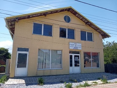Casa si spatiu comercial de vanzare