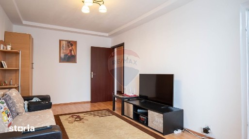 Apartament cu 3 camere de vânzare în zona Rahova