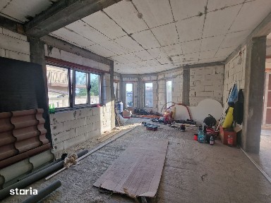 Casa deosebita,5 camere, 3 gr sanitare,teren 400mp, toate utilitățile