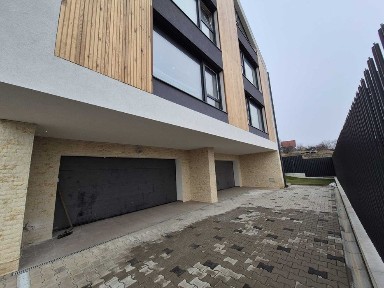 Apartament in vila, zona panoramica, Dambu Rotund, 314400 euro