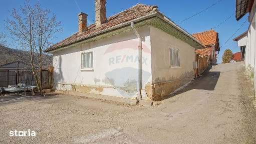 DE RENOVAT CASA INDIVIDUALA | 180 MP CURTE| PRIVELISTE
