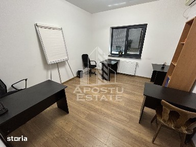 Casa pretabila birouri, 3 camere, Zona Cetatii Balta Verde