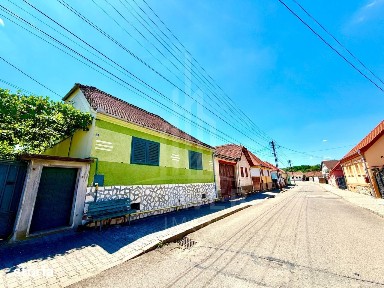 Casă de vânzare-teren 2.300 mp| Ocna Sibiului