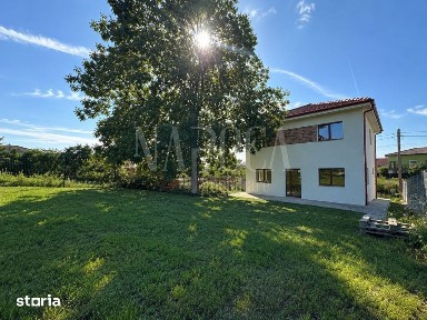 Casa 4 camere de vanzare in Dezmir
