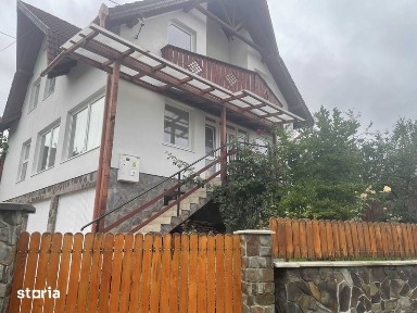 Casa familiara (pemsiune) de vanzare