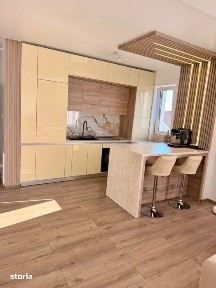 Apartament cu 3 camere, 79,5 mp, balcon, zona Teilor