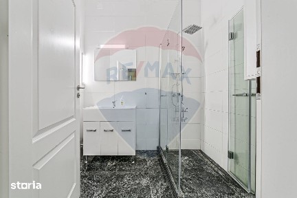 Apartament cu 3 camere pretebil pentru cabinet sau rezidential